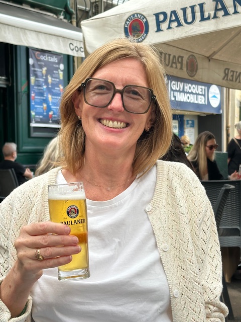 FAIRE SON MARCHE,
un incontournable des vacances !
Produits frais et locaux, artisanat, commerçants sympatiques, une ambiance conviviale, villages typiques...
et c'est souvent l'heure de l'apéritif une fois les emplettes faites !
A proximité de Castelnau d'Aude, plusieurs marchés typiques sont facilement accessibles au fil de la semaine. Nous avons plaisir à partager ces informations durant votre séjour. A bientôt !
#MarchéLocal #streetmarket#frenchfood#corbièresminervoistourisme#