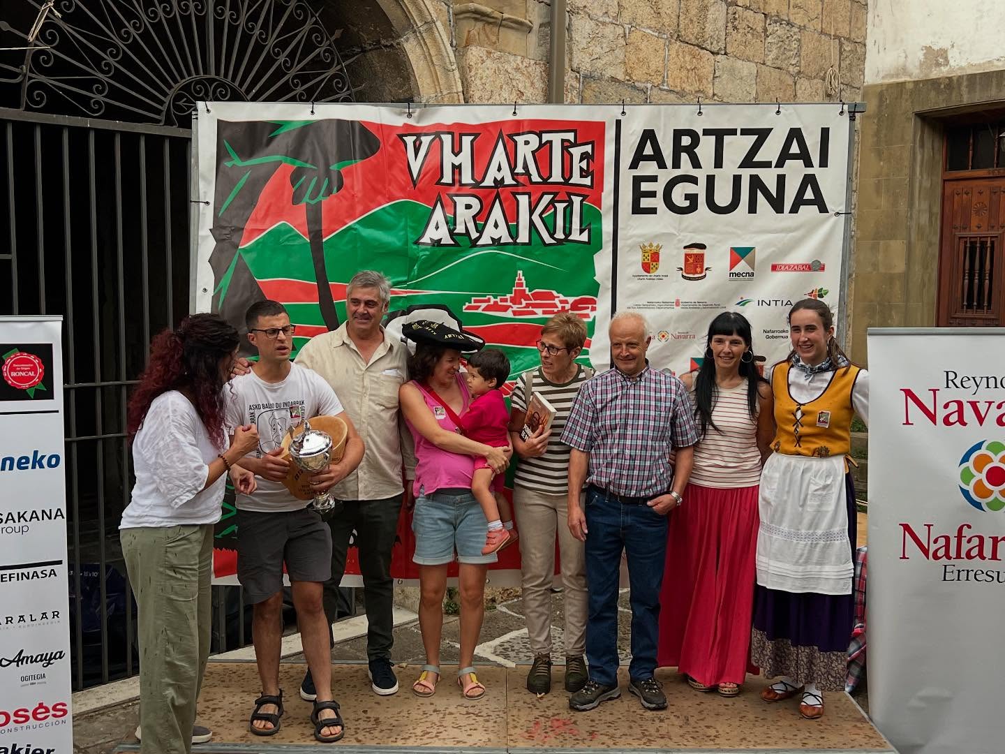 Nafarroako ardi latxen esne gordinarekin esindako gazta lehiaketaren irabazleak:
1-Infernuko gazta - kortaria (Lezkaroz)
2-Loperena (Egozkue)
3-Albi (Arruazu)
4-Utxama - resano (Dorrao)
5- Neregazta - nerea olazaran (Zudaire)
6- Atekoa - Angel Linzoain (Iragi)
ZORIONAK🏆