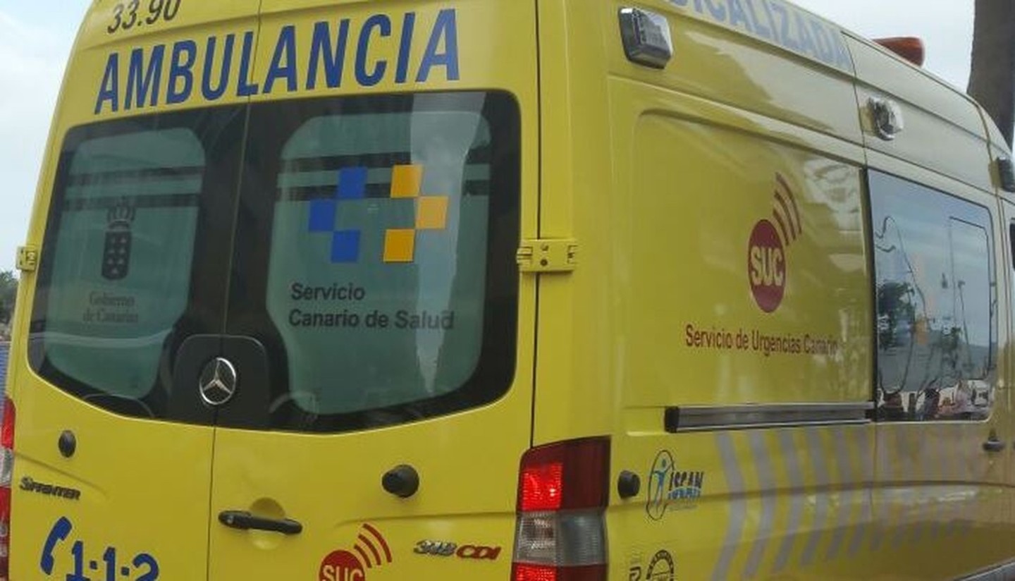 Un hombre herido de carácter moderado en un accidente de tráfico en Tenerife - El pasado 9 de diciembre de 2025, en la autopista TF-1, a la altura del municipio de Güímar en dirección a Santa Cruz de Tenerife, se produjo un accidente de tráfico a las 14:29 horas. Un hombre de 45 años resultó herido con varios traumatismos de carácter moderado tras el vuelco de su vehículo.
El Servicio de Urgencias Canario (SUC) se movilizó de inmediato, enviando una ambulancia de soporte vital básico al lugar del incidente. El afectado fue asistido por el personal sanitario y posteriormen... Un hombre herido de carácter moderado en un accidente de tráfico en Tenerife - El pasado 9 de diciembre de 2025, en la autopista TF-1, a la altura del municipio de Güímar en dirección a Santa Cruz de Tenerife, se produjo un accidente de tráfico a las 14:29 horas. Un hombre de 45 años resultó herido con varios traumatismos de carácter moderado tras el vuelco de su vehículo.
El Servicio de Urgencias Canario (SUC) se movilizó de inmediato, enviando una ambulancia de soporte vital básico al lugar del incidente. El afectado fue asistido por el personal sanitario y posteriormen...