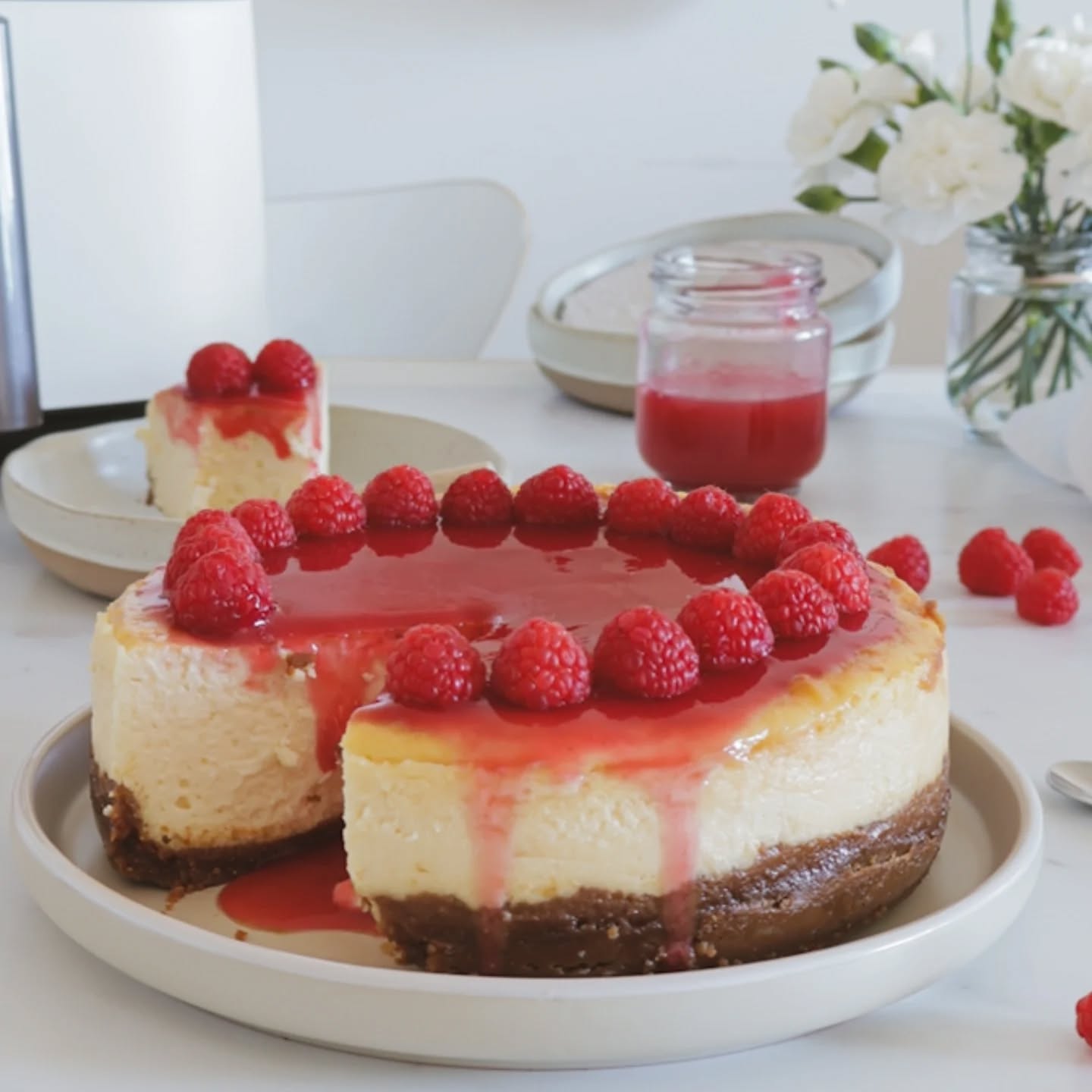 ¿Pensabas que la tarta de queso perfecta solo salía del horno? 🍰He probado unas cuantas veces hasta dar con la Tarta de Queso en Air Fryer definitiva. Es tan cremosa que se deshace en la boca, lleva leche condensada para una textura única y el toque de galleta Lotus... ¡bueno, tienes que probarlo! 🤤#tartadequeso #cheesecake #airfryer #freidoradeaire #recetasfaciles