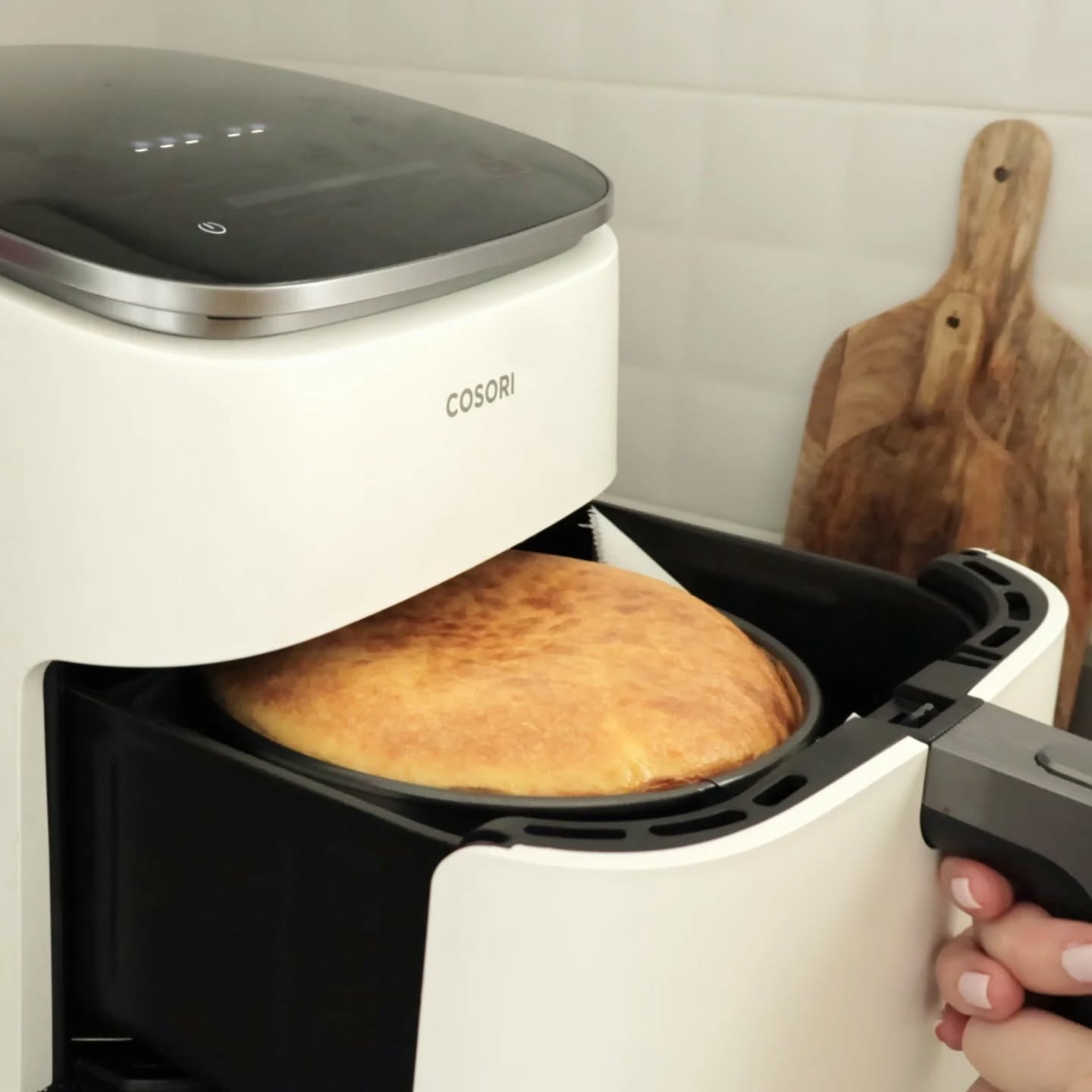 ¿Pensabas que la tarta de queso perfecta solo salía del horno? 🍰He probado unas cuantas veces hasta dar con la Tarta de Queso en Air Fryer definitiva. Es tan cremosa que se deshace en la boca, lleva leche condensada para una textura única y el toque de galleta Lotus... ¡bueno, tienes que probarlo! 🤤#tartadequeso #cheesecake #airfryer #freidoradeaire #recetasfaciles